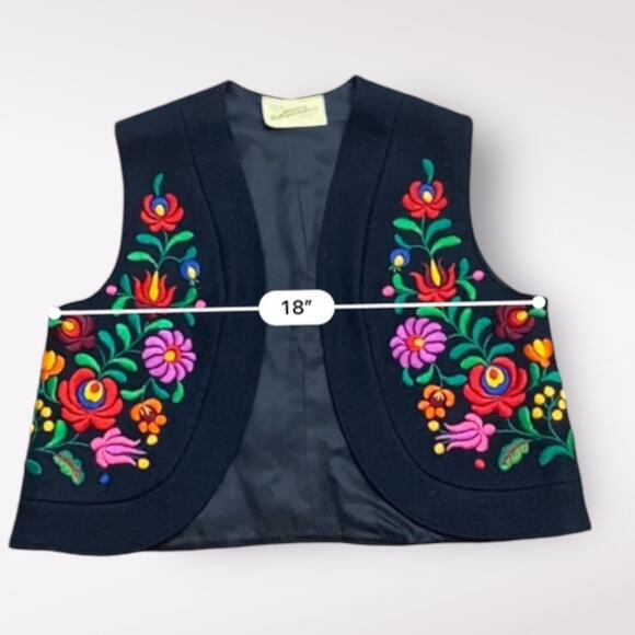 Vintage Shopping International Black Wool Felt Floral Hungarian Matyo Art Vest S - Picture 6 of 6